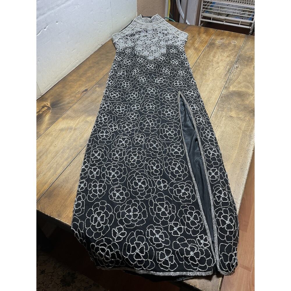 Papell Boutique Evening Gown Dress Sleeveless Floral Beaded Black Size 8